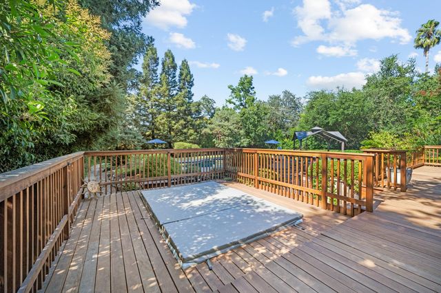 5435 Bridge Creek Ln, Carmichael, CA 95608