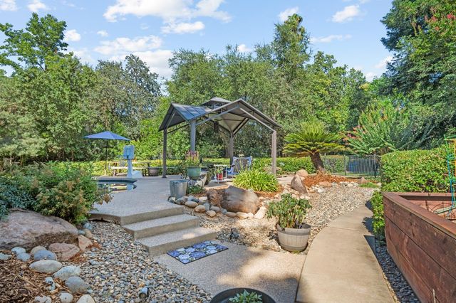 5435 Bridge Creek Ln, Carmichael, CA 95608