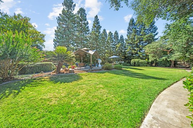 5435 Bridge Creek Ln, Carmichael, CA 95608