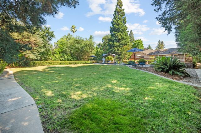 5435 Bridge Creek Ln, Carmichael, CA 95608