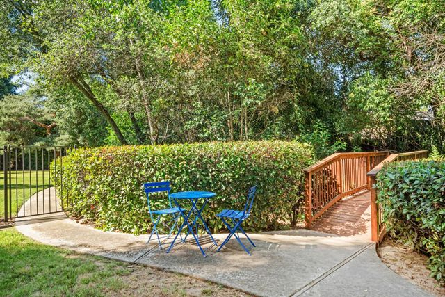 5435 Bridge Creek Ln, Carmichael, CA 95608
