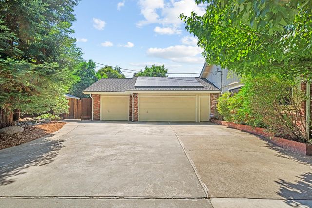 5435 Bridge Creek Ln, Carmichael, CA 95608