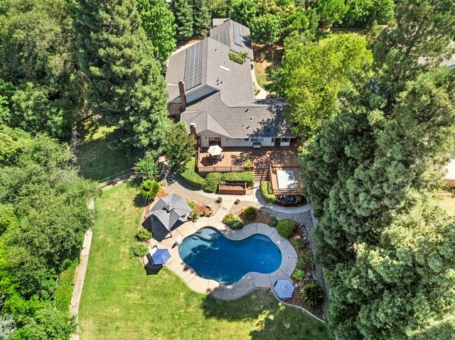 5435 Bridge Creek Ln, Carmichael, CA 95608