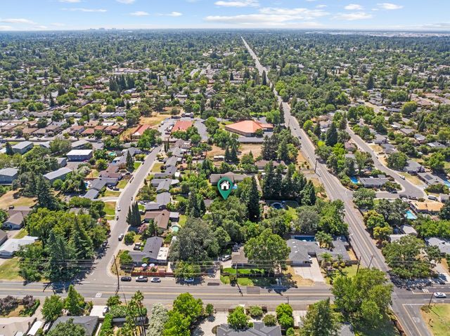 5435 Bridge Creek Ln, Carmichael, CA 95608