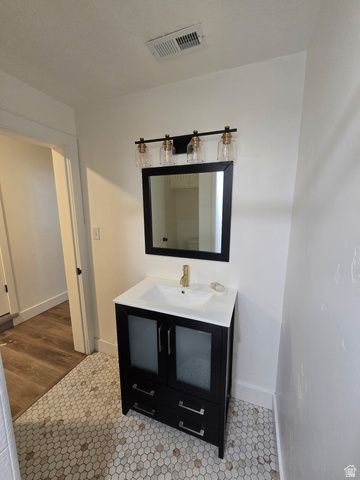 716 S 600 E, River Heights, UT 84321