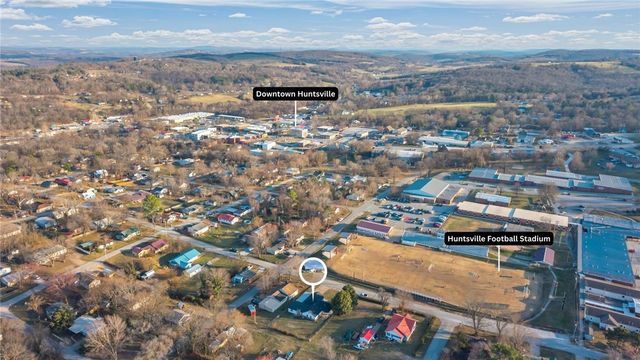 402 Phillips Avenue, Huntsville, AR 72740