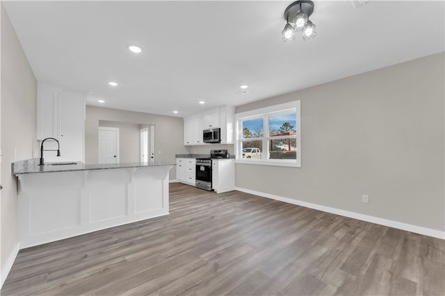 402 Phillips Avenue, Huntsville, AR 72740