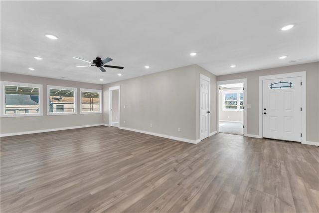 402 Phillips Avenue, Huntsville, AR 72740