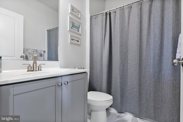 1 TURIN WAY, Mount Laurel, NJ 08054