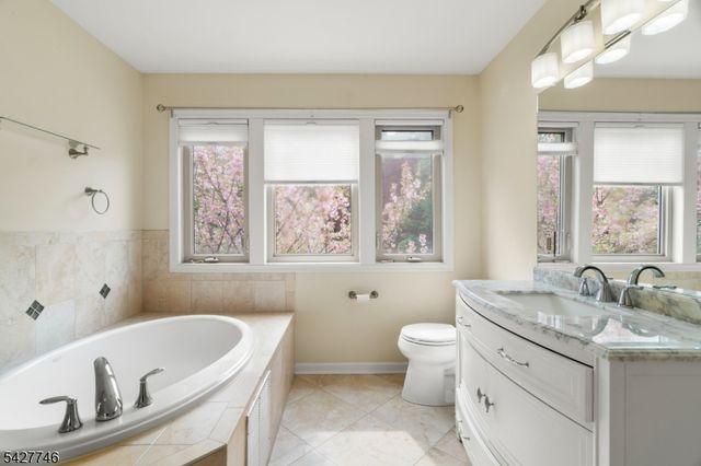 1 Wimbledon Dr U2 2, Vernon Twp., NJ 07462