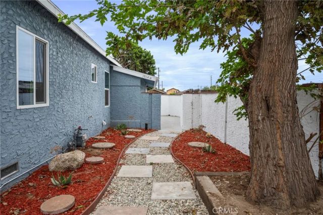 1514 E Young Street, Wilmington, CA 90744