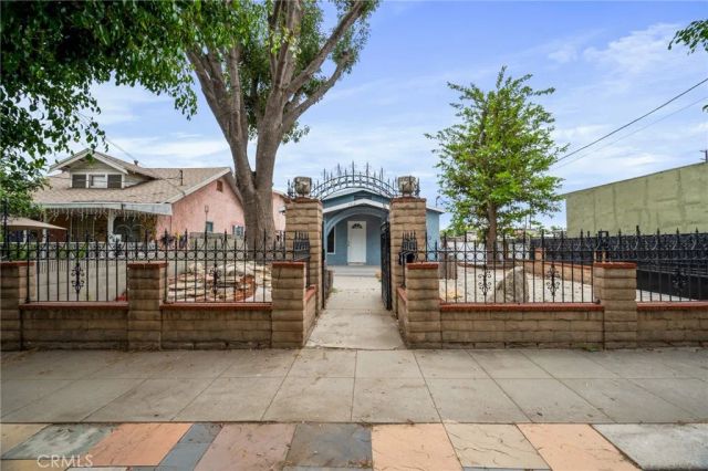 1514 E Young Street, Wilmington, CA 90744