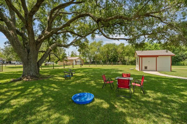 4630 Hudson Road, Santa Fe, TX 77517