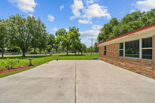4630 Hudson Road, Santa Fe, TX 77517