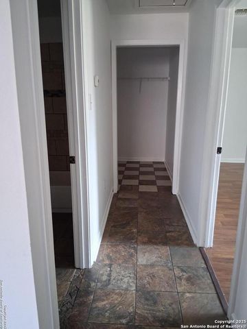 8424 FOREST RIDGE, San Antonio, TX 78239