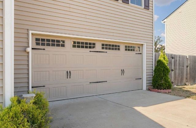 218 Nottingham Ln, La Vergne, TN 37086