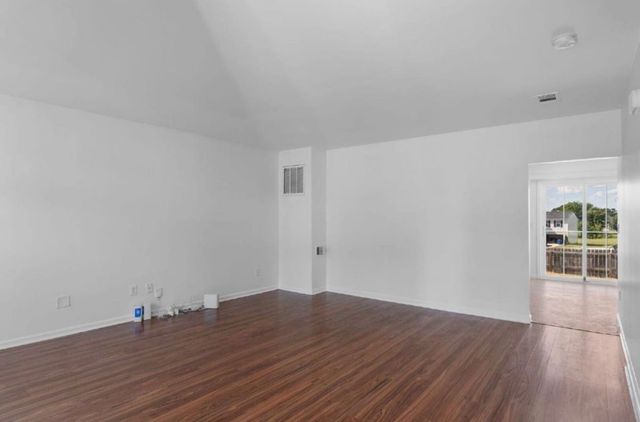 218 Nottingham Ln, La Vergne, TN 37086