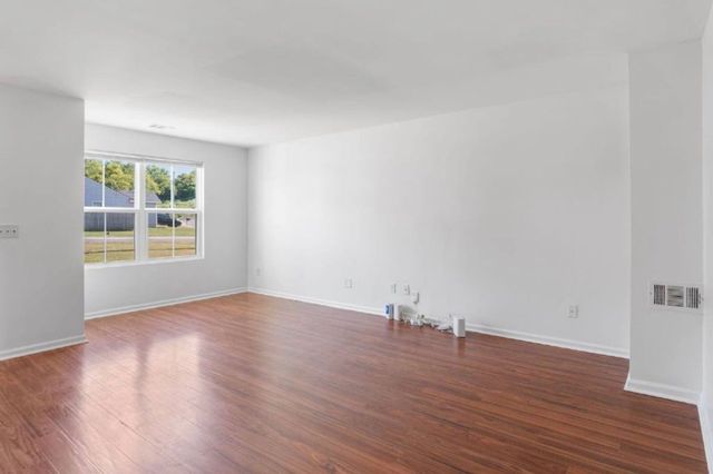 218 Nottingham Ln, La Vergne, TN 37086