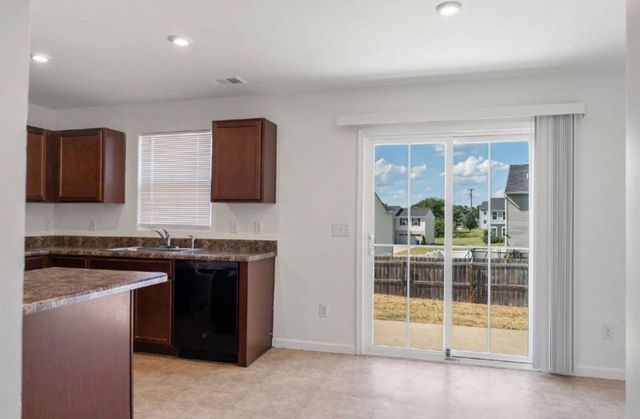 218 Nottingham Ln, La Vergne, TN 37086