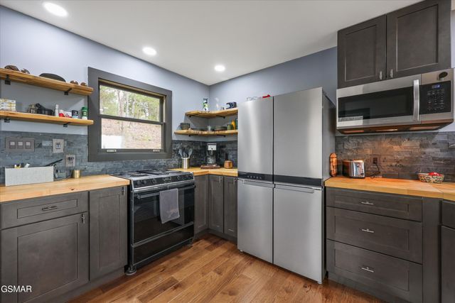 2739 Windy Cove Way, Sevierville, TN 37876