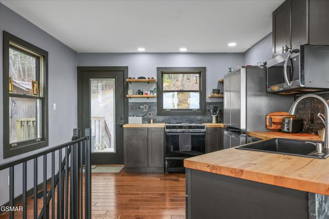 2739 Windy Cove Way, Sevierville, TN 37876