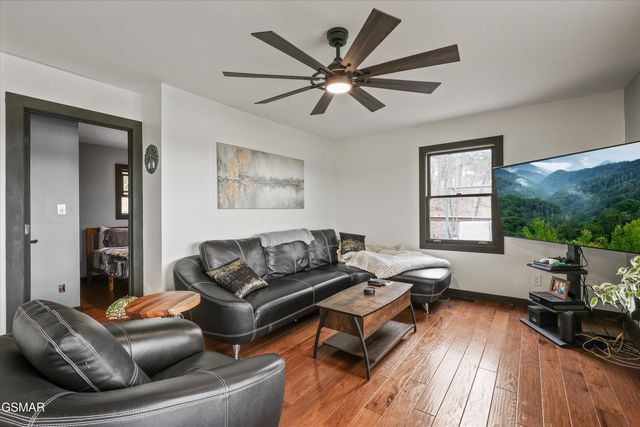 2739 Windy Cove Way, Sevierville, TN 37876