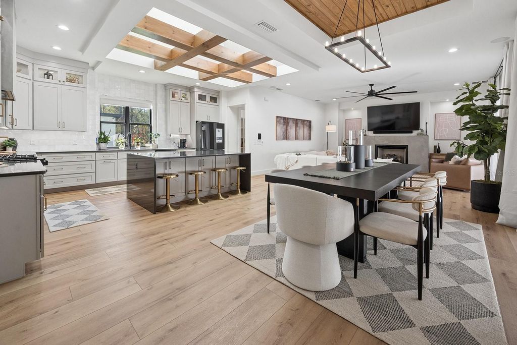 Image 28 of property listing at 3821 NE COUNTY ROAD 138, High Springs, FL 32643