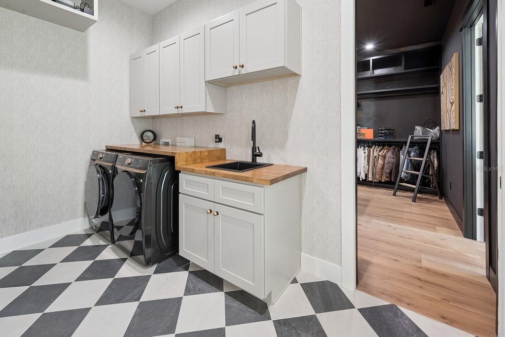 Image 53 of property listing at 3821 NE COUNTY ROAD 138, High Springs, FL 32643