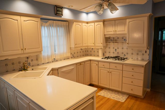 3235 N Volz Drive E, Arlington Heights, IL 60004