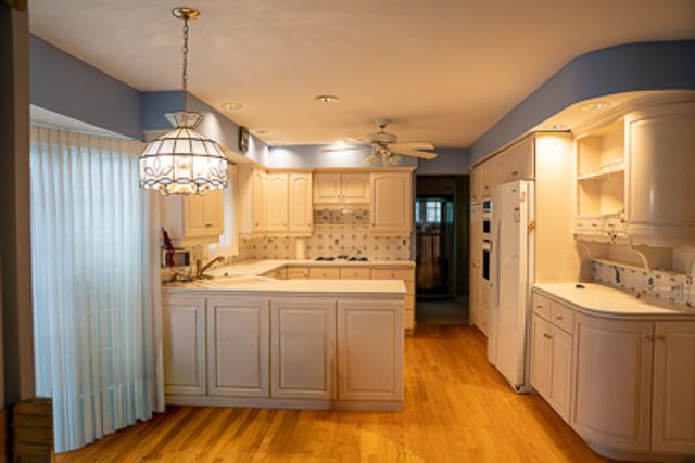 3235 N Volz Drive E, Arlington Heights, IL 60004
