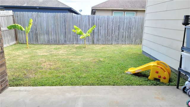 6846 Sir Moses Pl, Corpus Christi, TX 78414
