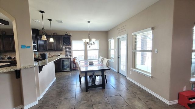 6846 Sir Moses Pl, Corpus Christi, TX 78414