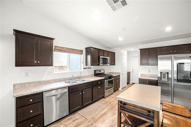 11750 Flushing St, Victorville, CA 92392