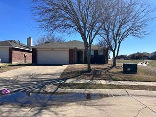 2016 Brook Meadow Drive, Forney, TX 75126