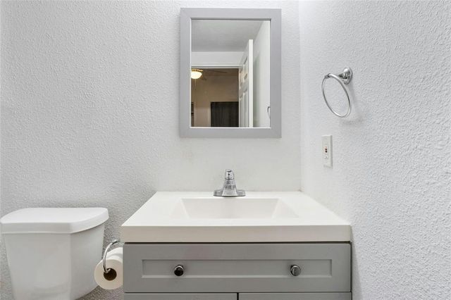 1910 Robbins PL 103, Austin, TX 78705