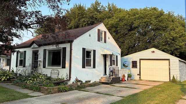 1437 14TH AVENUE, Green Bay, WI 54304