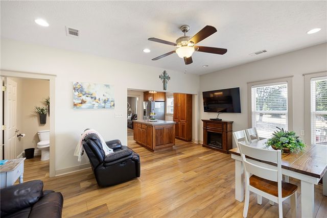 1207 E Rock Street, Morrilton, AR 72110