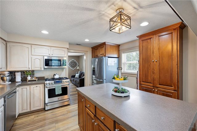 1207 E Rock Street, Morrilton, AR 72110