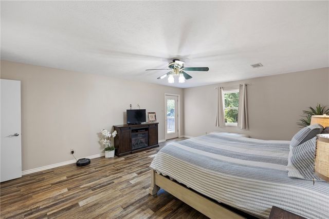 1207 E Rock Street, Morrilton, AR 72110