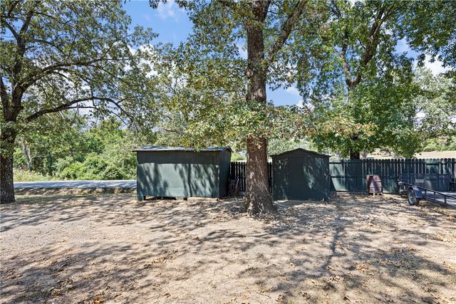 1207 E Rock Street, Morrilton, AR 72110