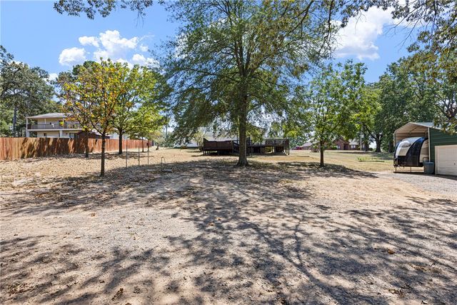 1207 E Rock Street, Morrilton, AR 72110