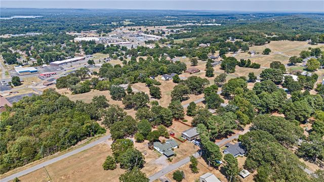 1207 E Rock Street, Morrilton, AR 72110