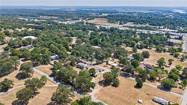 1207 E Rock Street, Morrilton, AR 72110