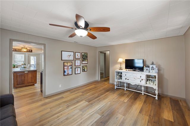 1207 E Rock Street, Morrilton, AR 72110