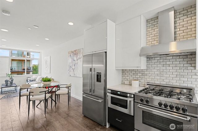728 3rd Avenue N, Seattle, WA 98109