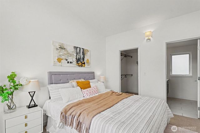 728 3rd Avenue N, Seattle, WA 98109