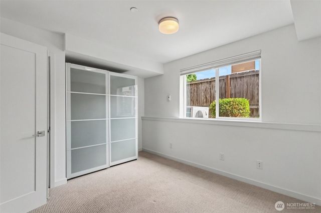 728 3rd Avenue N, Seattle, WA 98109