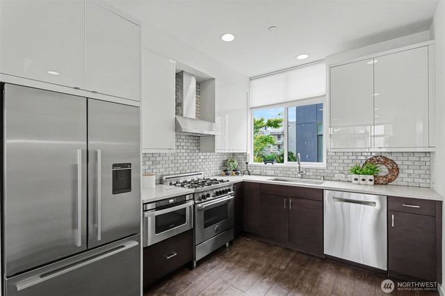 728 3rd Avenue N, Seattle, WA 98109