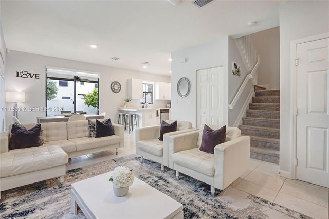 3364 W 108th St, Hialeah, FL 33018