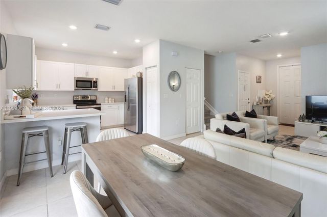 3364 W 108th St, Hialeah, FL 33018